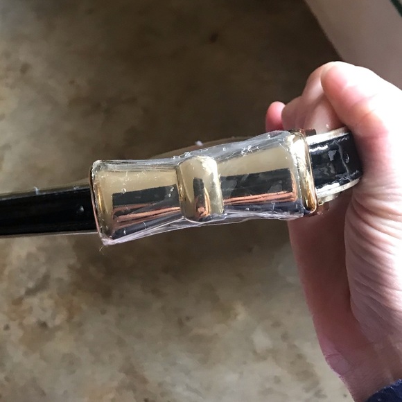 Vince Camuto Gold Bow Black Patent Belt New L - Picture 5 of 5